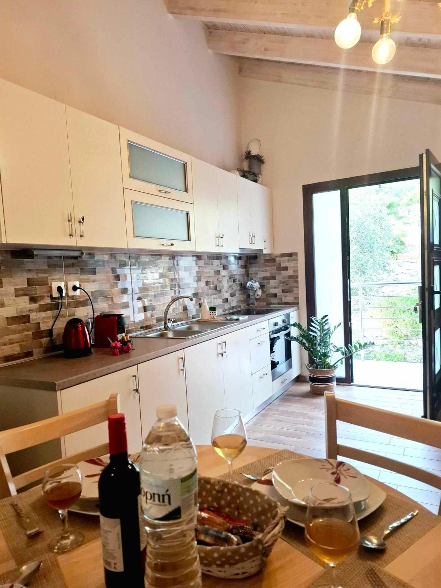 Alegria Apartments ガイオス 部屋 写真
